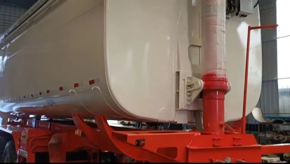 Tank-Heckkippauflieger