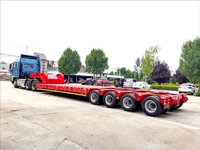 Vierspuriges Transportfahrzeug